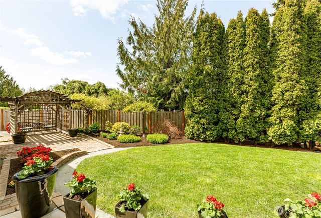 423 S 32nd Place, Mount Vernon, WA 98274