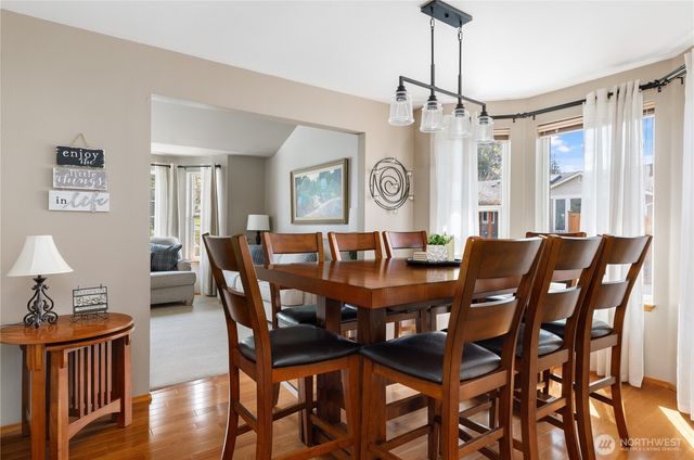 423 S 32nd Place, Mount Vernon, WA 98274