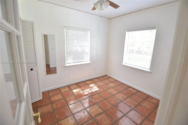 5900 SW 60th St, Miami, FL 33143