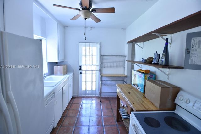 5900 SW 60th St, Miami, FL 33143