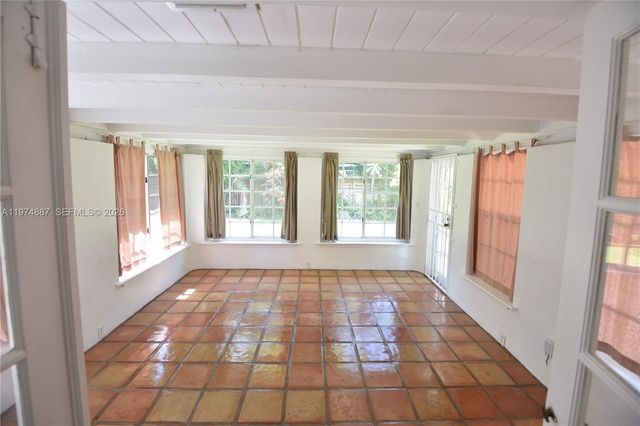 5900 SW 60th St, Miami, FL 33143