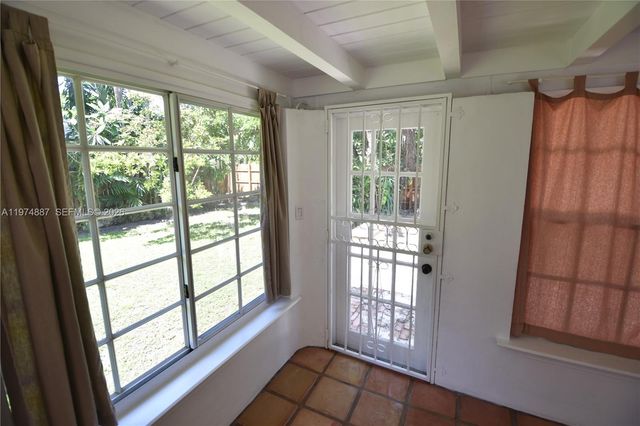 5900 SW 60th St, Miami, FL 33143