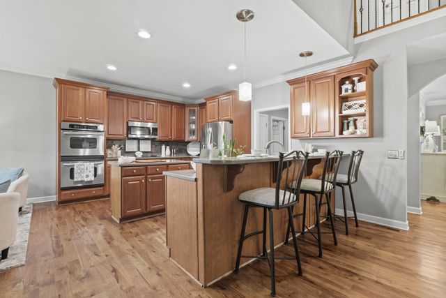 1007 Island Brook Dr, Hendersonville, TN 37075