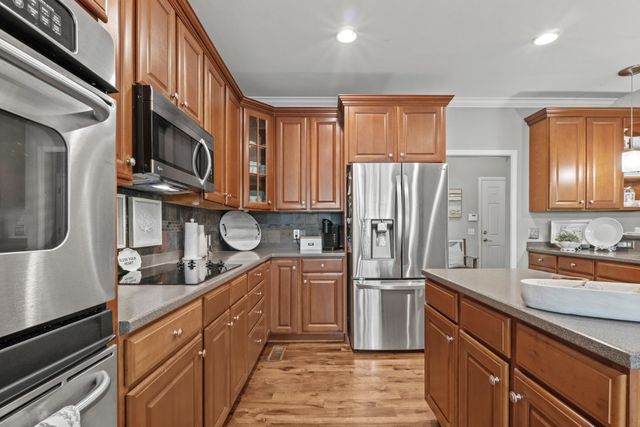 1007 Island Brook Dr, Hendersonville, TN 37075