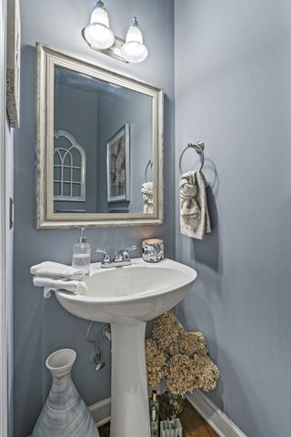 1007 Island Brook Dr, Hendersonville, TN 37075