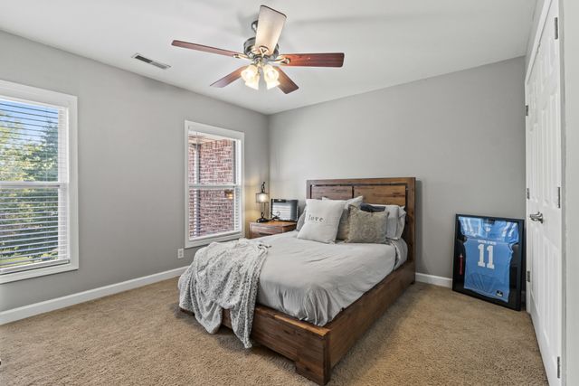 1007 Island Brook Dr, Hendersonville, TN 37075