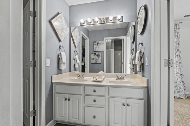 1007 Island Brook Dr, Hendersonville, TN 37075