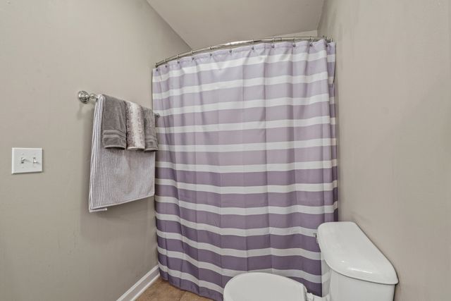 1007 Island Brook Dr, Hendersonville, TN 37075