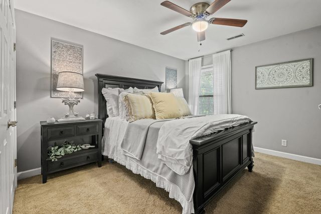 1007 Island Brook Dr, Hendersonville, TN 37075