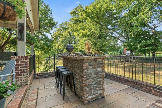 1007 Island Brook Dr, Hendersonville, TN 37075