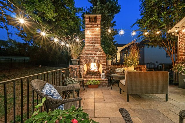 1007 Island Brook Dr, Hendersonville, TN 37075