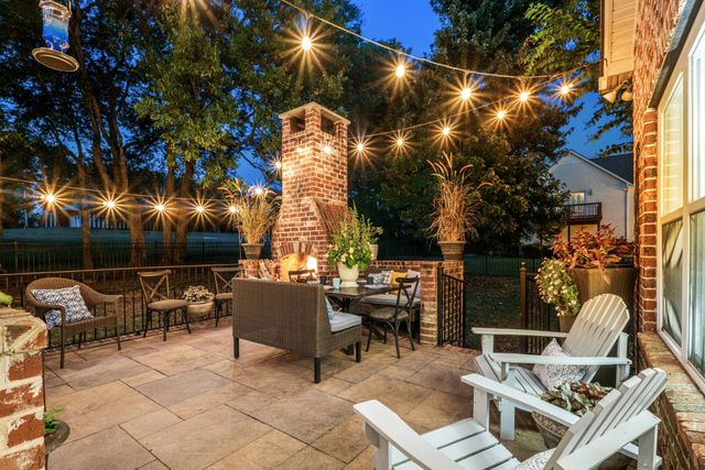 1007 Island Brook Dr, Hendersonville, TN 37075