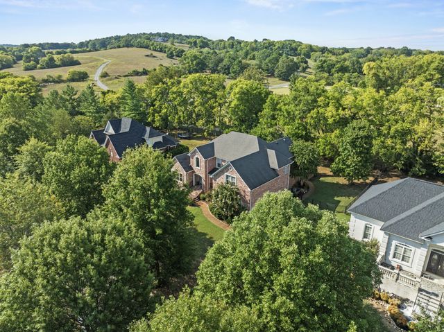 1007 Island Brook Dr, Hendersonville, TN 37075