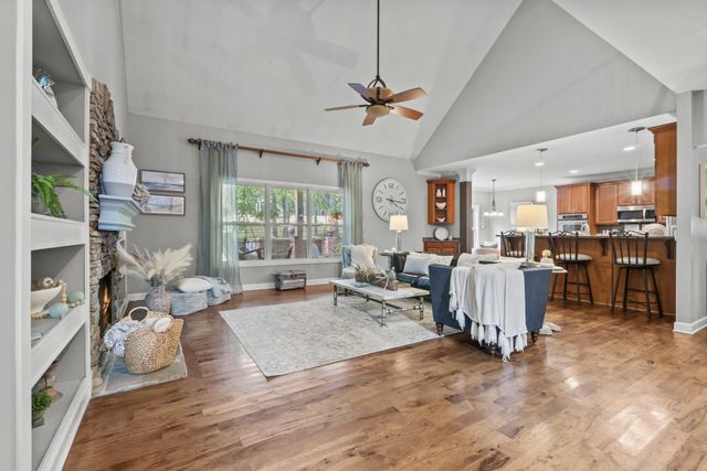 1007 Island Brook Dr, Hendersonville, TN 37075