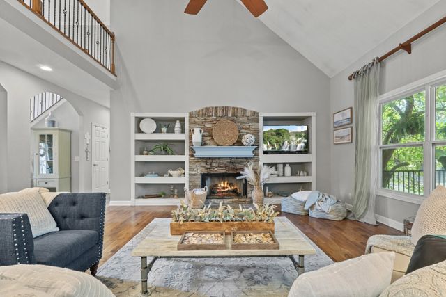 1007 Island Brook Dr, Hendersonville, TN 37075