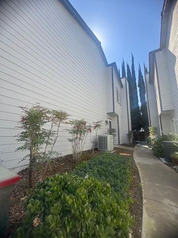 6224 Oak Valley Ln, Citrus Heights, CA 95621