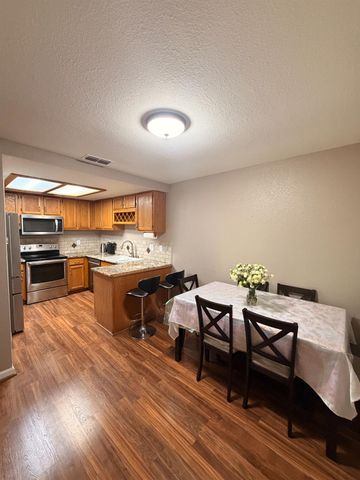 6224 Oak Valley Ln, Citrus Heights, CA 95621