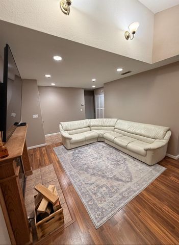 6224 Oak Valley Ln, Citrus Heights, CA 95621