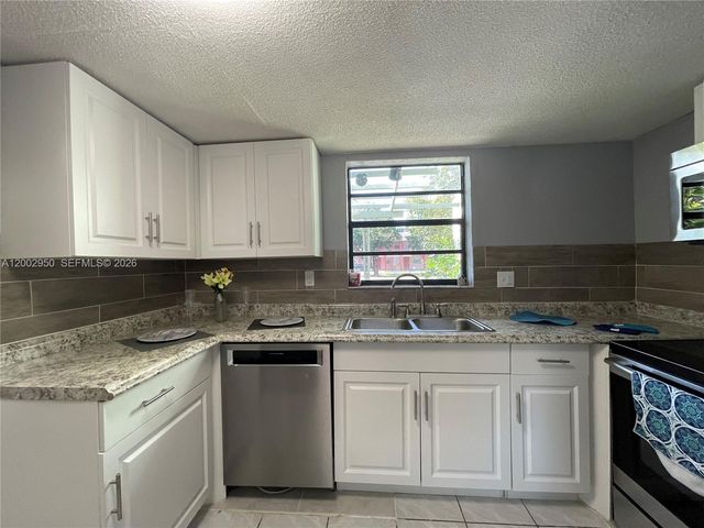 20511 NW 15th Ave 4, Miami Gardens, FL 33169