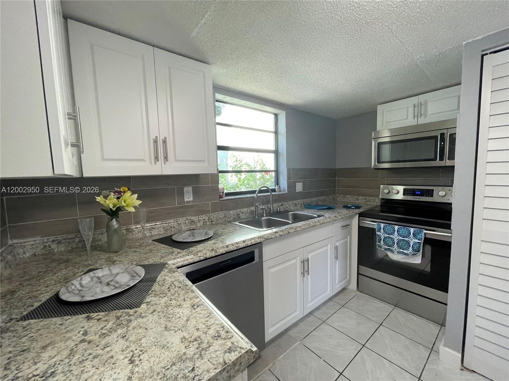 20511 NW 15th Ave 4, Miami Gardens, FL 33169