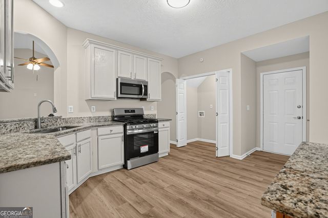 433 Concord Circle, Mcdonough, GA 30253