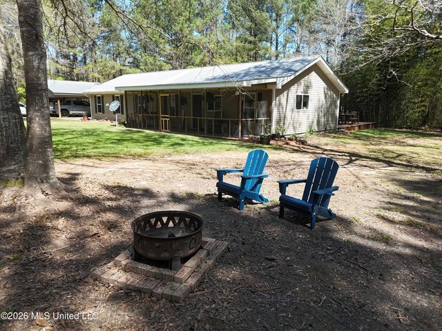 121 American Sand &Gravel, Poplarville, MS 39470