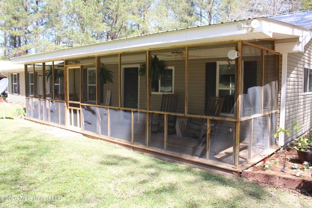 121 American Sand &Gravel, Poplarville, MS 39470