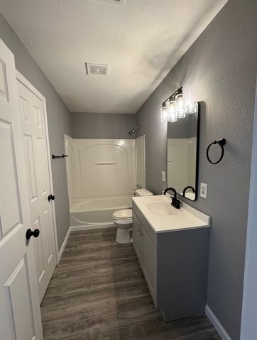 712 NE 5th Street, Springhill, LA 71075