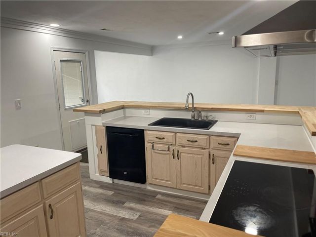 1217 Welles CT, Chesapeake, VA 23320