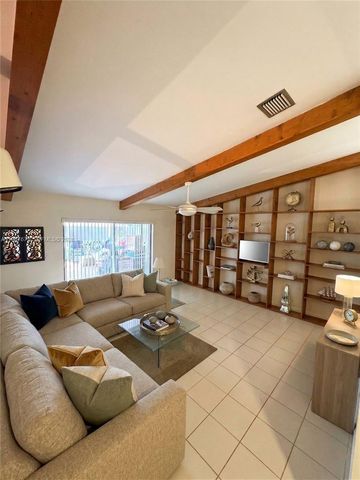 10520 SW 142nd Ave, Miami, FL 33186