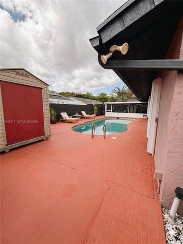 10520 SW 142nd Ave, Miami, FL 33186