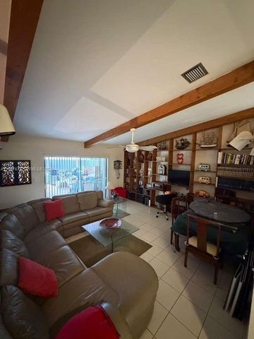 10520 SW 142nd Ave, Miami, FL 33186