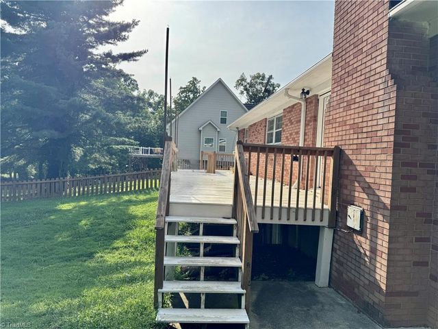2205 Plainview Drive, High Point, NC 27265
