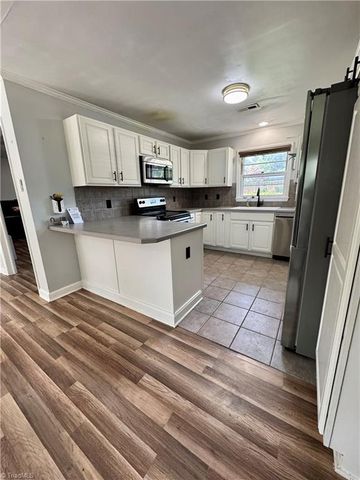 2205 Plainview Drive, High Point, NC 27265