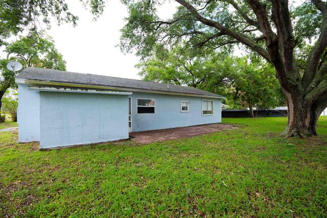 402 SW Ruffner Court, Port St. Lucie, Port St Lucie, FL 34953
