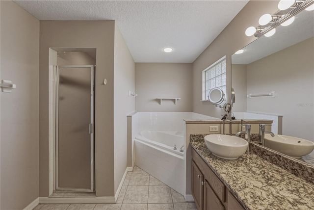 10817 HOCK LANE, San Antonio, FL 33576