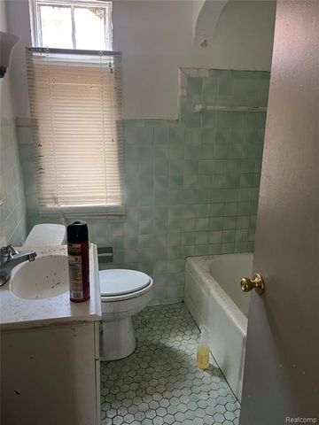 14953 Pinehurst Street, Detroit, MI 48238