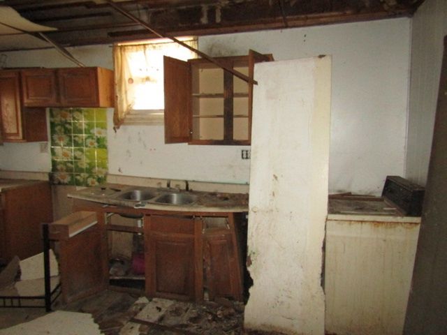 1614 Shaw Ave, Mckeesport, PA 15132