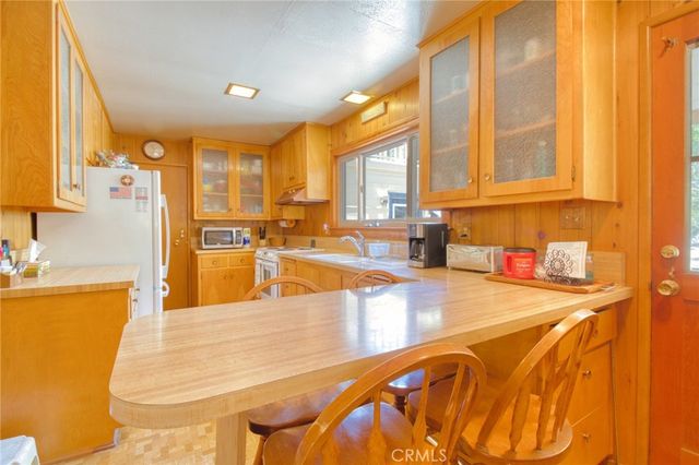 960 Snowbird Road, Wrightwood, CA 92397