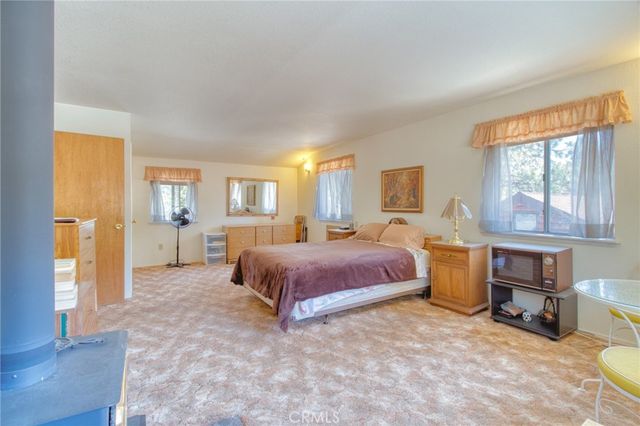 960 Snowbird Road, Wrightwood, CA 92397