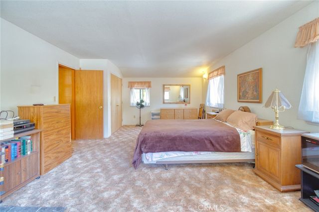 960 Snowbird Road, Wrightwood, CA 92397