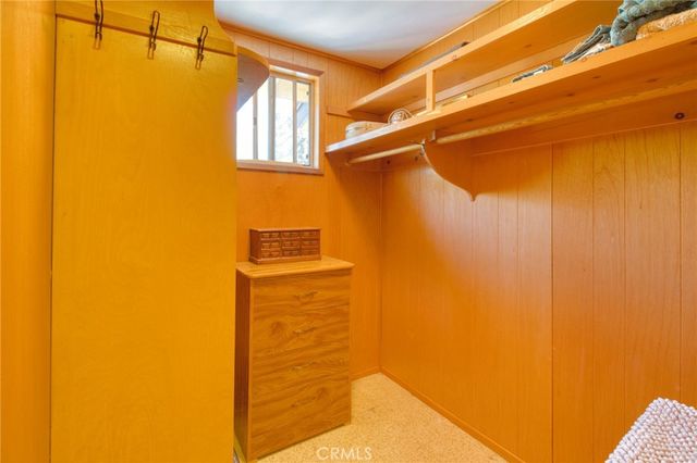 960 Snowbird Road, Wrightwood, CA 92397