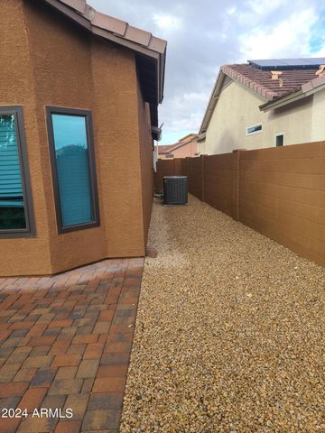 17407 N LARKSPUR Lane, Surprise, AZ 85374