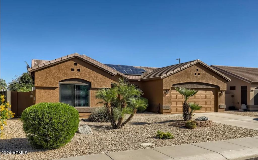 17407 N LARKSPUR Lane, Surprise, AZ 85374