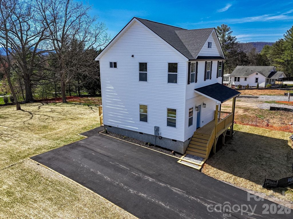 428 Hazel Mill Road, Asheville, NC 28806