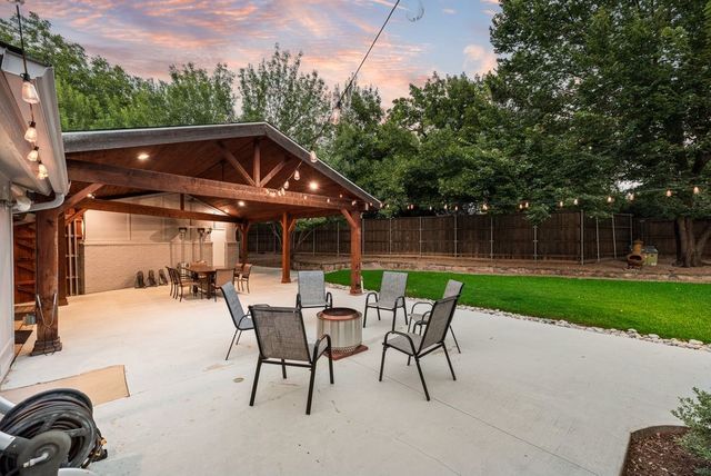 2714 Lakeview Lane, Carrollton, TX 75006