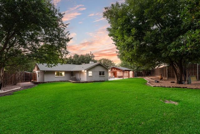2714 Lakeview Lane, Carrollton, TX 75006