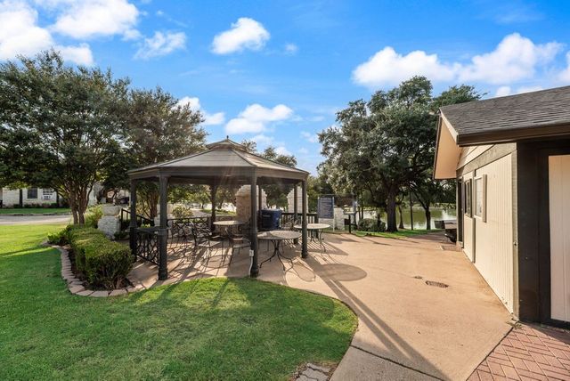 2714 Lakeview Lane, Carrollton, TX 75006