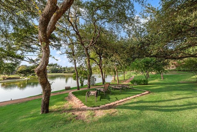 2714 Lakeview Lane, Carrollton, TX 75006