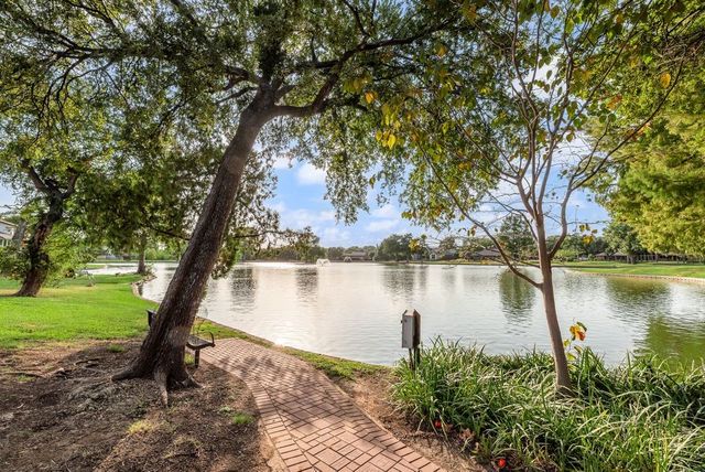 2714 Lakeview Lane, Carrollton, TX 75006